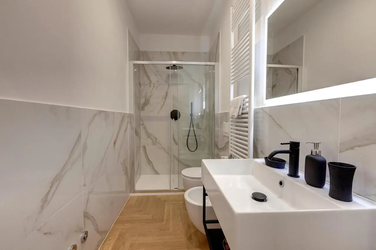 Guya Apartment By Mamo Florence Italy
