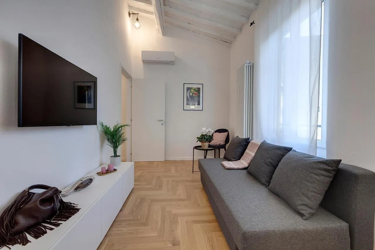 Guya Apartment By Mamo Florence 0*,  Italy