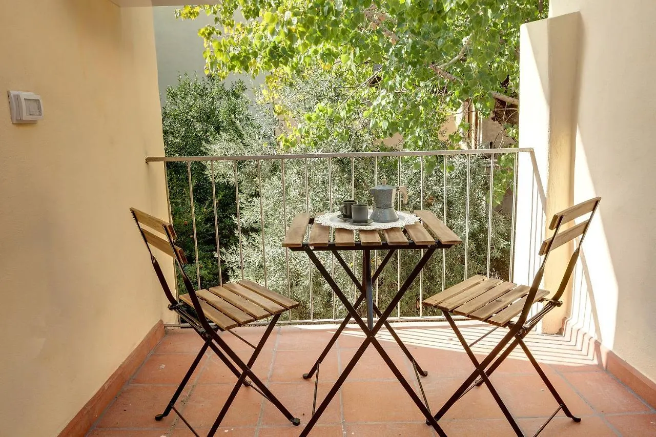 Guya Apartment By Mamo Florence Italy